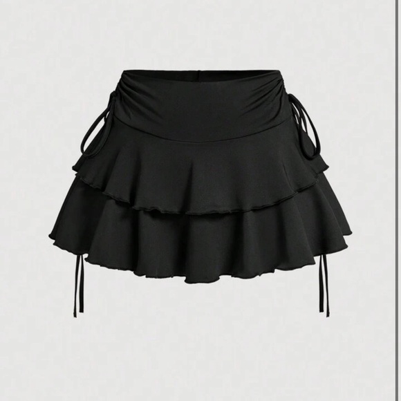 Dresses & Skirts - Women’s mini skort with side tie ruching | small | in black | NEW